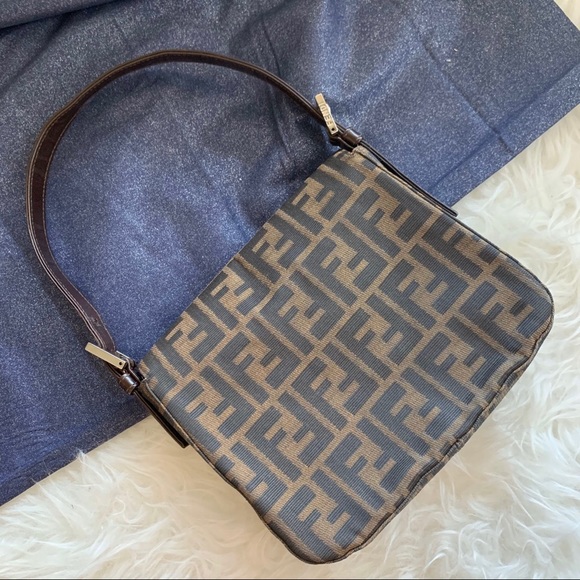 Vintage Fendi shoulder bag - Picture 2 of 10